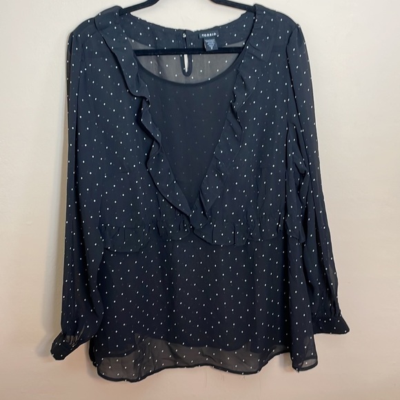 Torrid size 2 POLKA DOT PRINT RUFFLE TIE BLOUSE - Picture 4 of 8